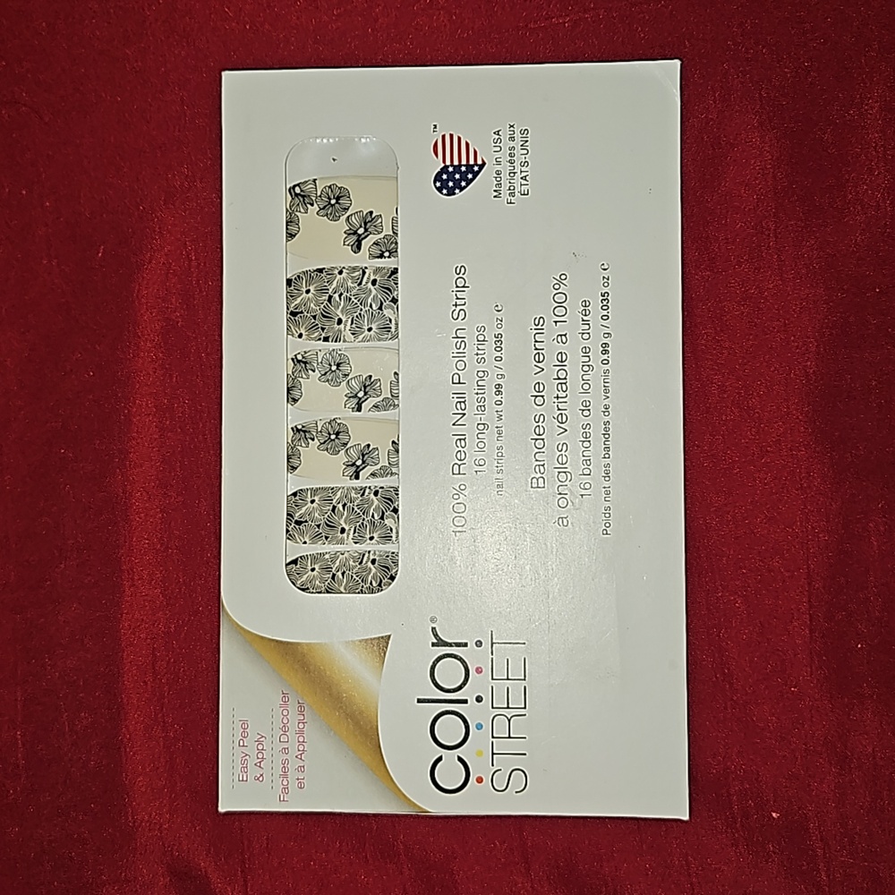 Color Street Nail Strips in 'Flower Power'
